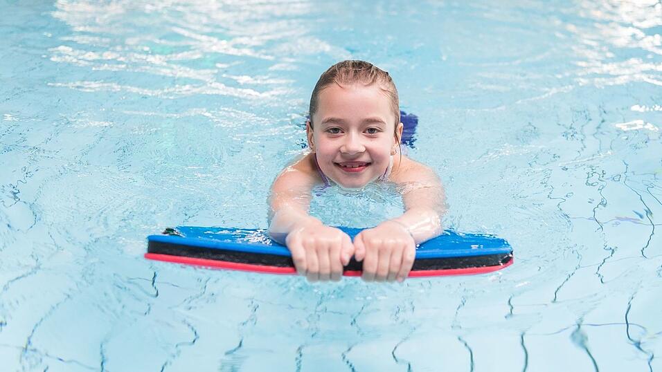 Auch beim Schwimmunterricht gilt: Übung macht den Meister.