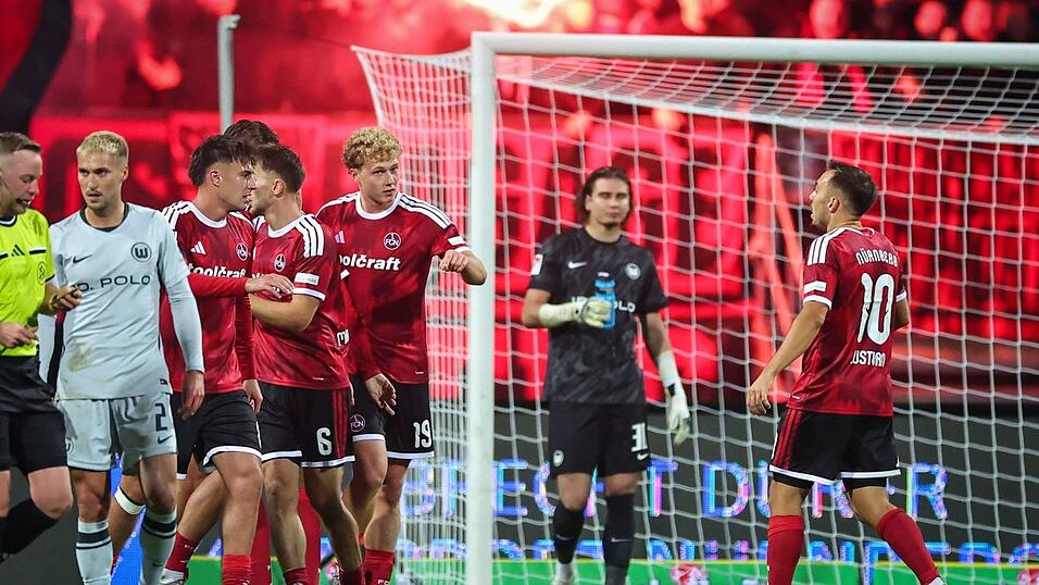Nürnberg legte eine starke Aufholjagd hin. Nürnberg legte eine starke Aufholjagd hin.
