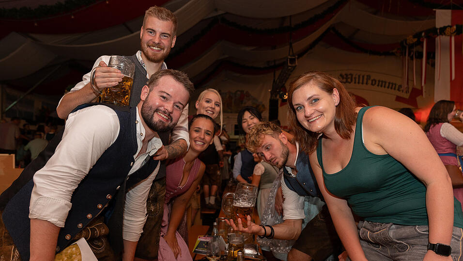 Die Partybilder vom Samstag, 19. August 2023, aus dem Festzelt Greindl. Die Partybilder vom Samstag, 19. August 2023, aus dem Festzelt Greindl.