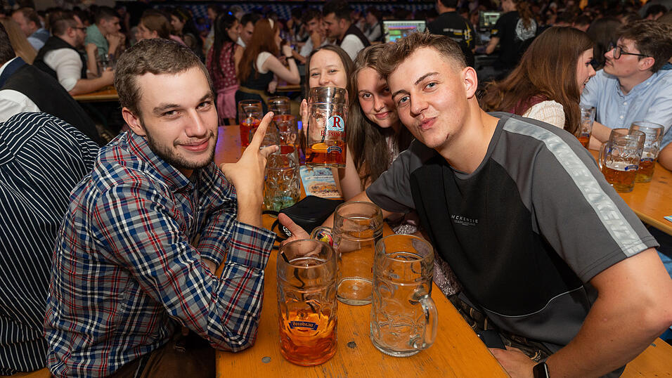 Die Partybilder vom Freitag, 18. August 2023, aus dem Festzelt Reisinger. Die Partybilder vom Freitag, 18. August 2023, aus dem Festzelt Reisinger.