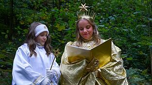 Das Further Christkindl, Magdalena Breu, wird heuer am 23. und 24. November bei der Waldweihnacht auf der Waldb&uuml;hne zu erleben sein.
