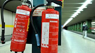 Zwei Kinder haben in einem Parkhaus in Kronach mit Feuerlöschern für reichlich Chaos gesorgt.