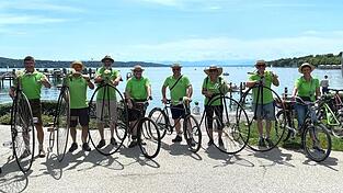 Die Mitglieder der „Wanderlust“ hatten ihre historischen Räder parat. Die Mitglieder der „Wanderlust“ hatten ihre historischen Räder parat.