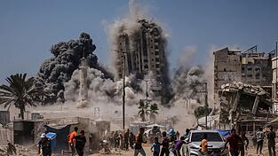 Israels Militär greift immer wieder Hochhäuser an, die angeblich von der Hamas genutzt wurden.