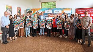 Der Veloclub Ratisbona, der den Arber-Radmarathon veranstaltet, lud am Dienstag zur gemeinsamen Pressekonferenz mit den Sponsoren der Radveranstaltung, bei der auch das neue Trikot vorgestellt wurde.