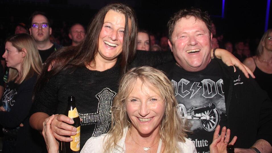 Eindrücke vom Konzertabend der AC/DC-Coverband Barock in er Landshuter Sparkassen-Arena. Eindrücke vom Konzertabend der AC/DC-Coverband Barock in er Landshuter Sparkassen-Arena.