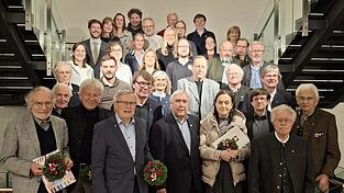 Einige der geehrten Mitglieder - manche von ihnen sind seit 60 Jahren beim Verein. Einige der geehrten Mitglieder - manche von ihnen sind seit 60 Jahren beim Verein.