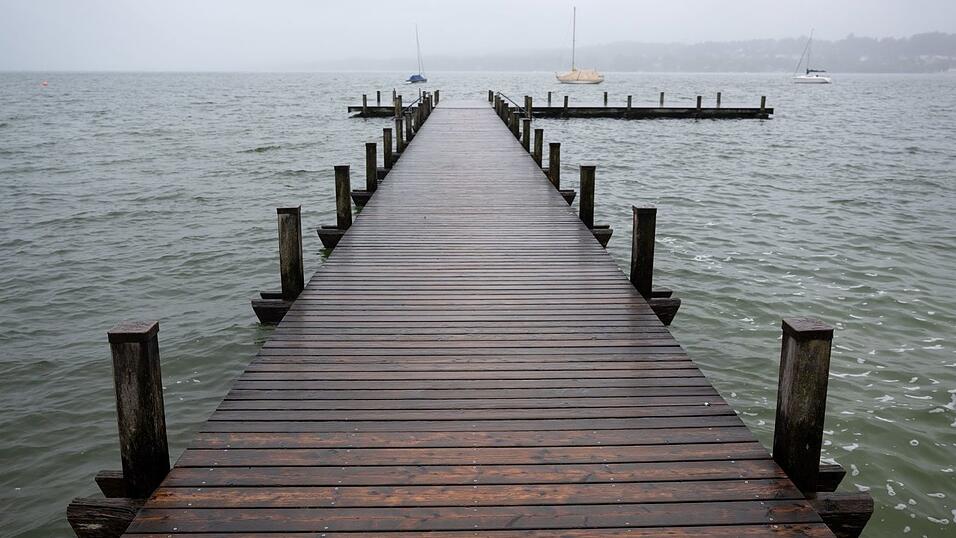 Ein herrenloser Koffer am Starnberger See sorgt f&uuml;r Aufregung. (Symbolbild)