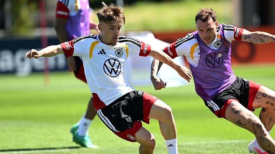 Lennart Karl feiert sein Startelf-Debüt gegen Finnland. Lennart Karl feiert sein Startelf-Debüt gegen Finnland.