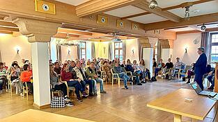 Großes Interesse: Erneut füllte das Thema 'Landesgartenschau' den großen Sitzungssaal des Rathauses, worüber sich nicht nur Bürgermeister Bauer freute.