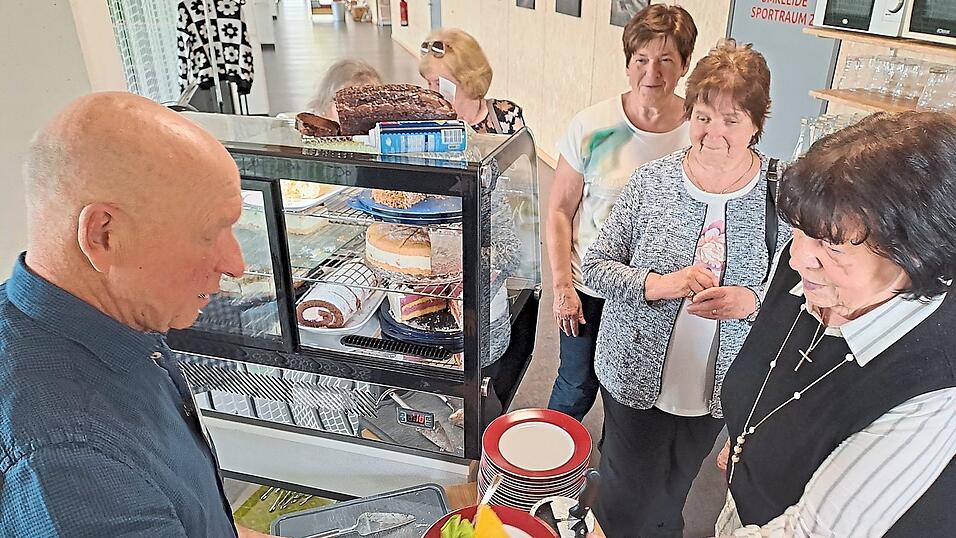 Die Auswahl an Kuchen und Torten im Retza Café ist groß.