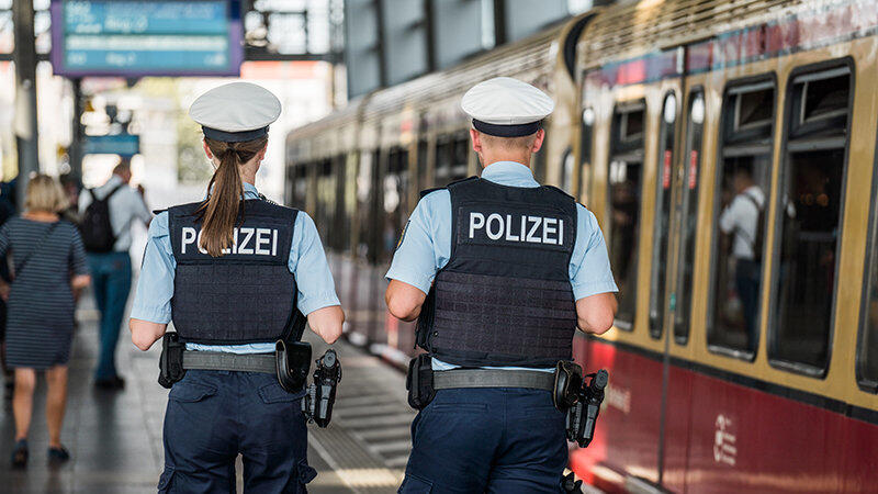 Die Jugendliche sei der Polizei nicht unbekannt gewesen, hei&szlig;t es in der Mitteilung. (Symbolbild)