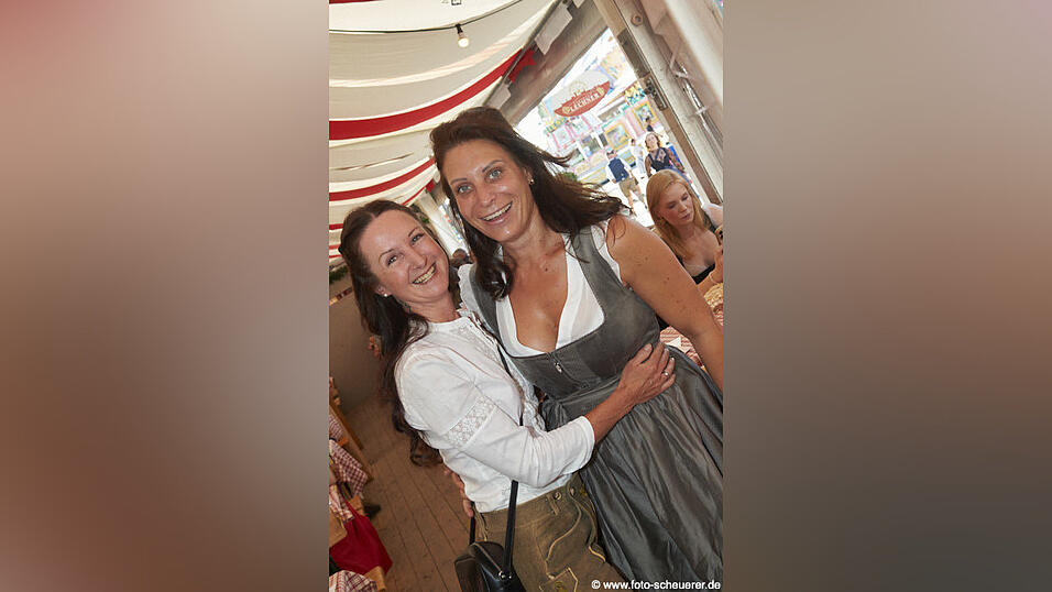Die Partybilder vom Freitag, 14. August, aus dem Festzelt Lechner. Die Partybilder vom Freitag, 14. August, aus dem Festzelt Lechner.