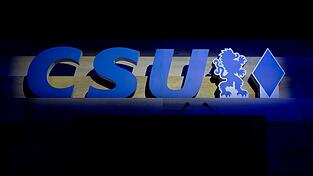 Die CSU hatte mit einem Leitantrag im Voraus des Parteitags klare Kante gegen AfD und Linkspartei gezeigt. (Archivbild) Die CSU hatte mit einem Leitantrag im Voraus des Parteitags klare Kante gegen AfD und Linkspartei gezeigt. (Archivbild)