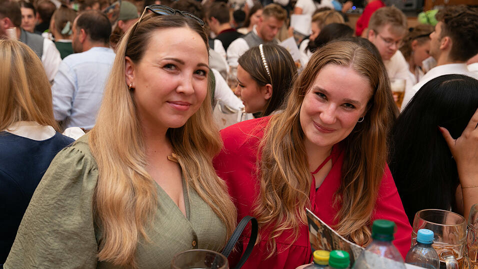 Die Partybilder vom Donnerstag, 14. August, aus dem Festzelt Nothaft. Die Partybilder vom Donnerstag, 14. August, aus dem Festzelt Nothaft.