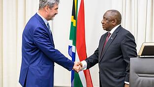Treffen mit dem südafrikanischen Präsidenten: Markus Söder ist in Kapstadt. Treffen mit dem südafrikanischen Präsidenten: Markus Söder ist in Kapstadt.