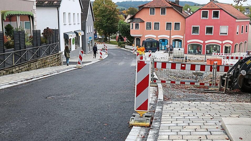 Am Saubrunnenplatz schreiten die Arbeiten voran; auch darüber informierte der Bürgermeister