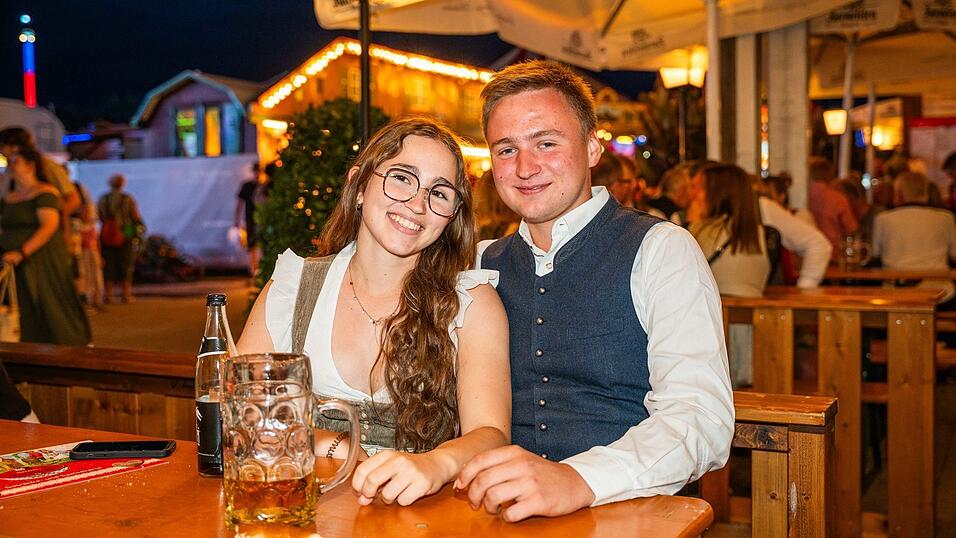 Die Partybilder vom Montag, 17. August, aus dem Festzelt Greindl. Die Partybilder vom Montag, 17. August, aus dem Festzelt Greindl.