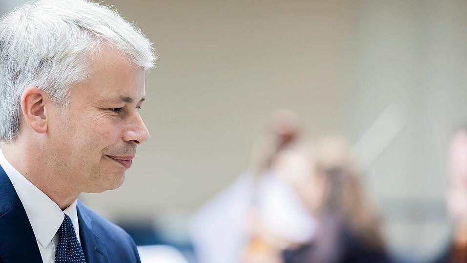 Nach den Worten von Verkehrsminister Bilger haben Bahnkunden und Steuerzahler einen Anspruch darauf, dass wirklich der Erfolg gemessen wird. (Archivbild) Nach den Worten von Verkehrsminister Bilger haben Bahnkunden und Steuerzahler einen Anspruch darauf, dass wirklich der Erfolg gemessen wird. (Archivbild)