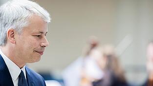 Nach den Worten von Verkehrsminister Bilger haben Bahnkunden und Steuerzahler einen Anspruch darauf, dass wirklich der Erfolg gemessen wird. (Archivbild) Nach den Worten von Verkehrsminister Bilger haben Bahnkunden und Steuerzahler einen Anspruch darauf, dass wirklich der Erfolg gemessen wird. (Archivbild)