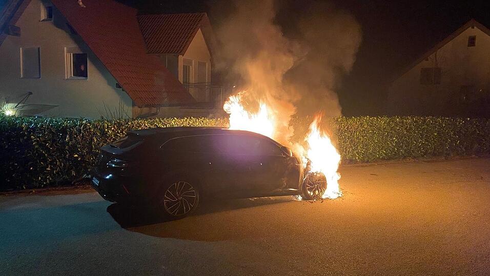 Der VW Arteon fing plötzlich Feuer.