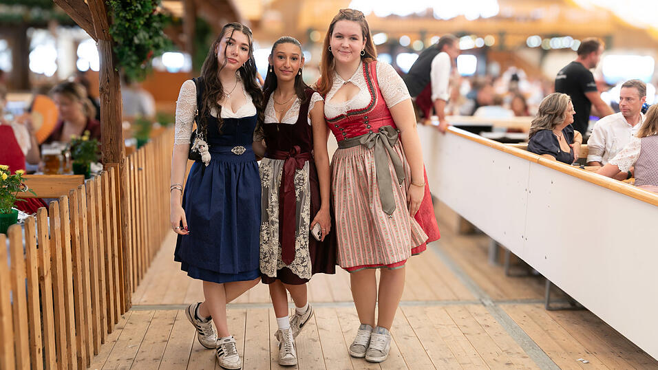 Die Partybilder vom Sonntag, 10. August, aus dem Festzelt Nothaft. Die Partybilder vom Sonntag, 10. August, aus dem Festzelt Nothaft.
