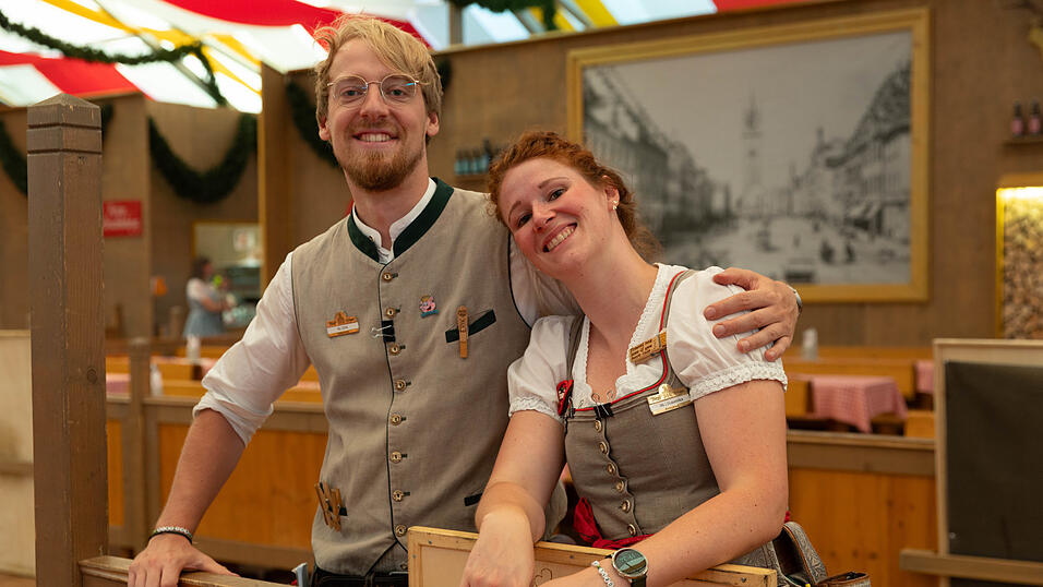 Die Partybilder vom Dienstag, 11. August, aus dem Festzelt Krönner. Die Partybilder vom Dienstag, 11. August, aus dem Festzelt Krönner.