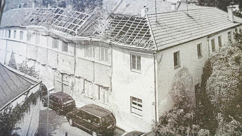 In dem auf den Bildhauer Michael Mayer zurückgehenden Eckhaus an der Papiererstraße 6, das im Zweiten Weltkrieg beschädigt und dem Bau des Hotels Kaiserhof weichen musste, erlebte Werner Resch seine Kindheitsjahre. In dem auf den Bildhauer Michael Mayer zurückgehenden Eckhaus an der Papiererstraße 6, das im Zweiten Weltkrieg beschädigt und dem Bau des Hotels Kaiserhof weichen musste, erlebte Werner Resch seine Kindheitsjahre.
