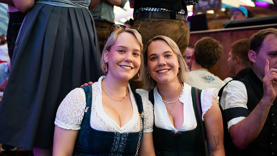 Die Partybilder vom Freitag, 14. August, aus dem Festzelt Wenisch. Die Partybilder vom Freitag, 14. August, aus dem Festzelt Wenisch.