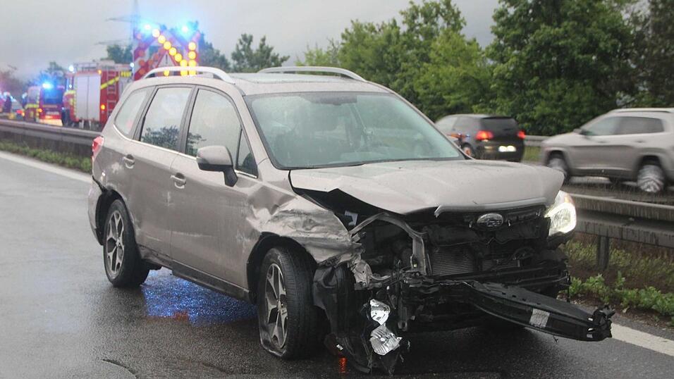 Auf der A93 zwischen Ponholz und Regenstauf hat sich am Mittwochabend ein Unfall ereignet.