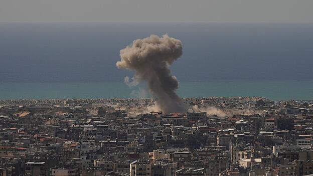 Israel bombardierte am Mittwoch zahlreiche Hisbollah-Ziele im Libanon - dabei wurden mehr als 300 Menschen get&ouml;tet.