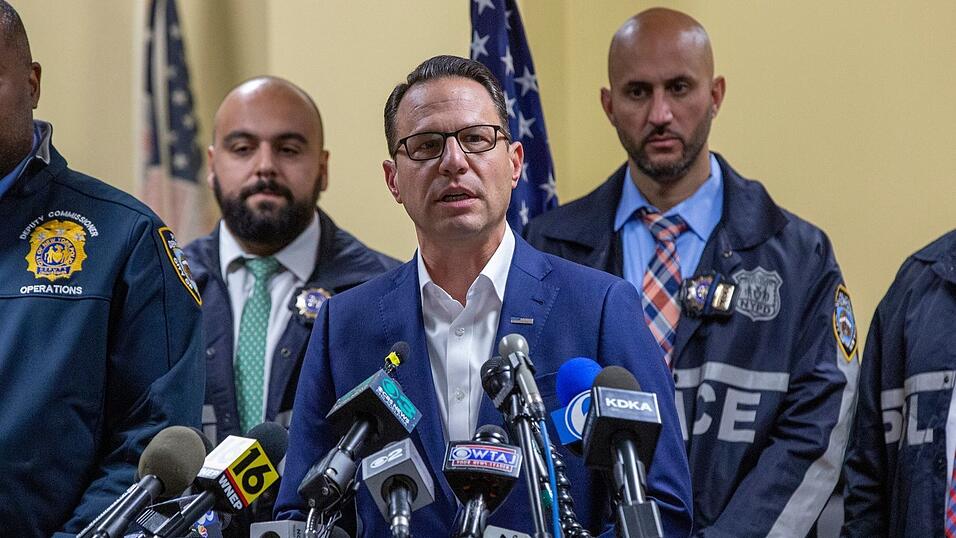 Auch der Gouverneur von Pennsylvania Josh Shapiro äußert sich zu dem Vorfall. (Archivbild)
