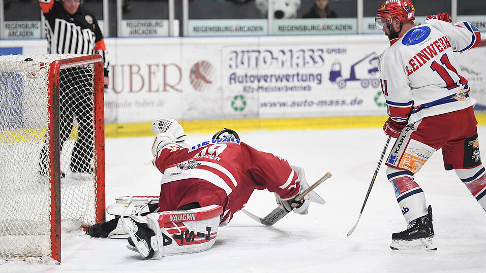 Der Deggendorfer SC hat das ostbayerische Derby bei den Eisbären Regensburg gewonnen. Der Deggendorfer SC hat das ostbayerische Derby bei den Eisbären Regensburg gewonnen.