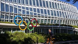 Das IOC fordert Geschlechtstests von allen Sportlerinnen f&uuml;r die Teilnahme an internationalen Wettbewerben. (Archivbild)