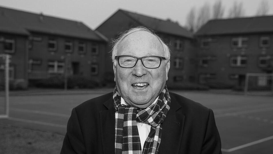 Uwe Seeler. Uwe Seeler.