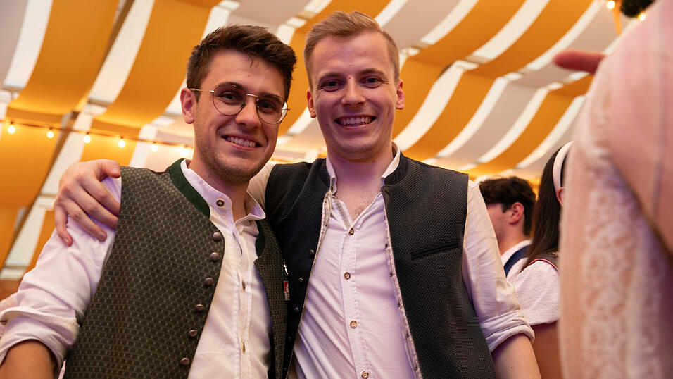 Die Partybilder vom Mittwoch, 13. August, aus dem Festzelt Nothaft. Die Partybilder vom Mittwoch, 13. August, aus dem Festzelt Nothaft.