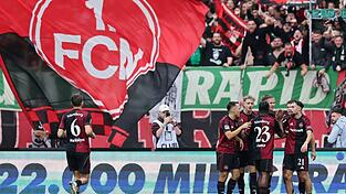 Der «Club» jubelt gegen Braunschweig, hier nach dem Tor zum 2:0. Der «Club» jubelt gegen Braunschweig, hier nach dem Tor zum 2:0.