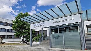 Landrat Werner Bumeder bekannte sich in der Kreistagssitzung klar zum Standort Landau des Donau-Isar-Klinikums.