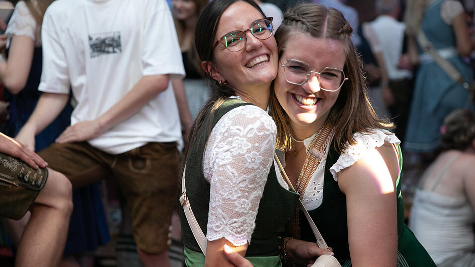 Die Partybilder vom Samstag, 9. August, aus dem Festzelt Wenisch. Die Partybilder vom Samstag, 9. August, aus dem Festzelt Wenisch.