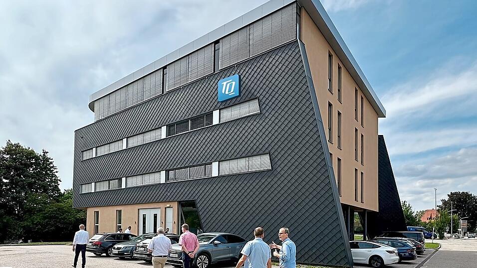 Mit TQ-Landhut eröffnet der Technologiedienstleister seinen 15. Firmenstandort, baut seine Entwicklungskompetenzen weiter aus.