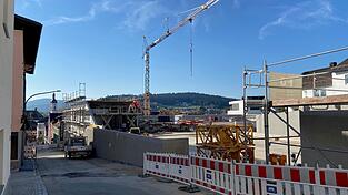 Die Gehringstra&szlig;e ist am kommenden Freitag vollgesperrt: An diesem Tag wird der Hochbaukran angeliefert, der f&uuml;r den Bau der Stadtbibliothek erforderlich ist.