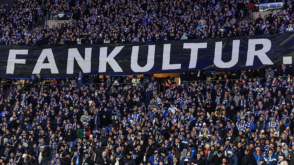 Fußball-Anhänger wie hier in Berlin fürchten um den Erhalt ihrer Fankultur. Fußball-Anhänger wie hier in Berlin fürchten um den Erhalt ihrer Fankultur.