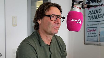 F&ouml;rderer-Chef Stefan Feigel ist die Erleichterung nach der gegl&uuml;ckten Landshuter Hochzeit im Podcast deutlich anzumerken.