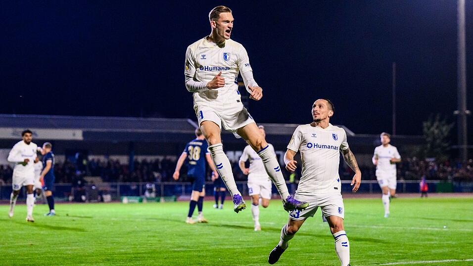 Magdeburg-Stürmer Maximilian Breunig jubelt über sein Tor zum 1:0 in Illertissen. Magdeburg-Stürmer Maximilian Breunig jubelt über sein Tor zum 1:0 in Illertissen.