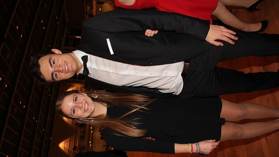 Die Bilder vom Abschlussball der Tanzschule Seidel in der Fraunhofer-Halle am 28. November. Die Bilder vom Abschlussball der Tanzschule Seidel in der Fraunhofer-Halle am 28. November.