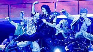 Ein wichtiger Teil des K-Pop sind die ausgeklügelten Tanzchoreografien. Ein wichtiger Teil des K-Pop sind die ausgeklügelten Tanzchoreografien.