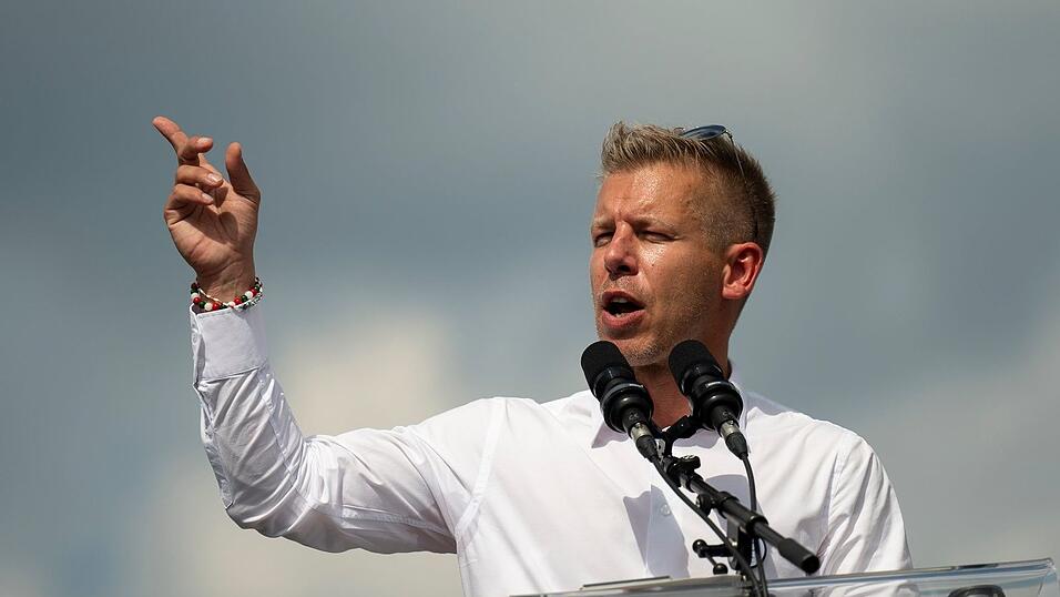 Oppositionsf&uuml;hrer Magyar forderte Orban auf, eine eventuelle Wahlniederlage &laquo;mit W&uuml;rde&raquo; zu akzeptieren. (Archivbild)