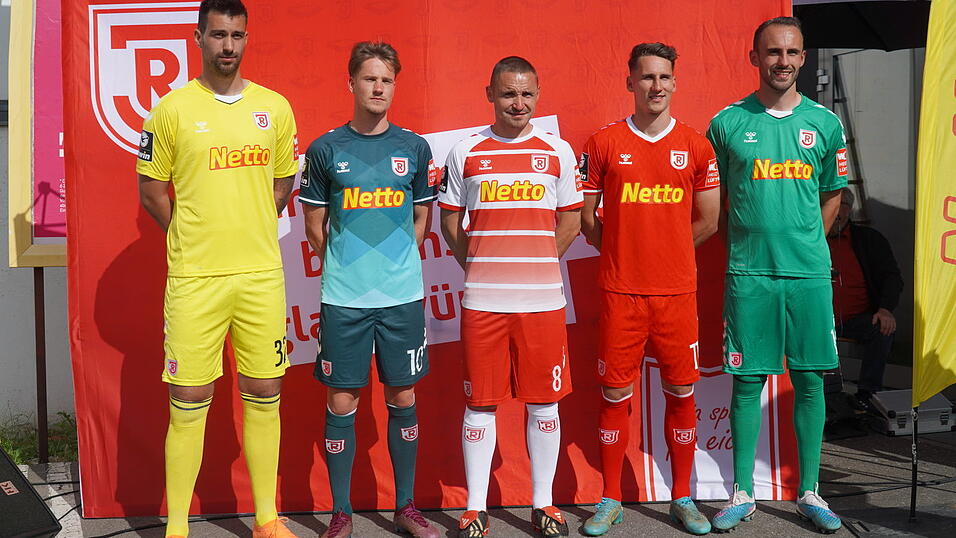 Die Jahn-Trikots in der Saison 2023/24.