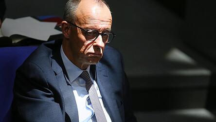 Der CDU-Kanzler Friedrich Merz r&auml;umt ein, dass er unzufrieden ist mit der Leistung seiner Regierung.