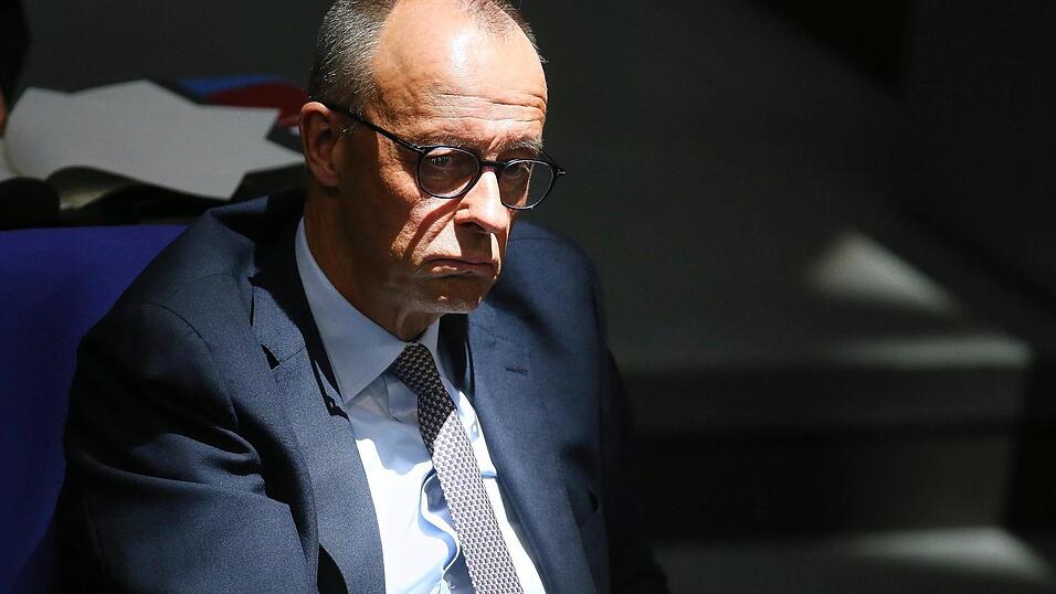 Der CDU-Kanzler Friedrich Merz r&auml;umt ein, dass er unzufrieden ist mit der Leistung seiner Regierung.